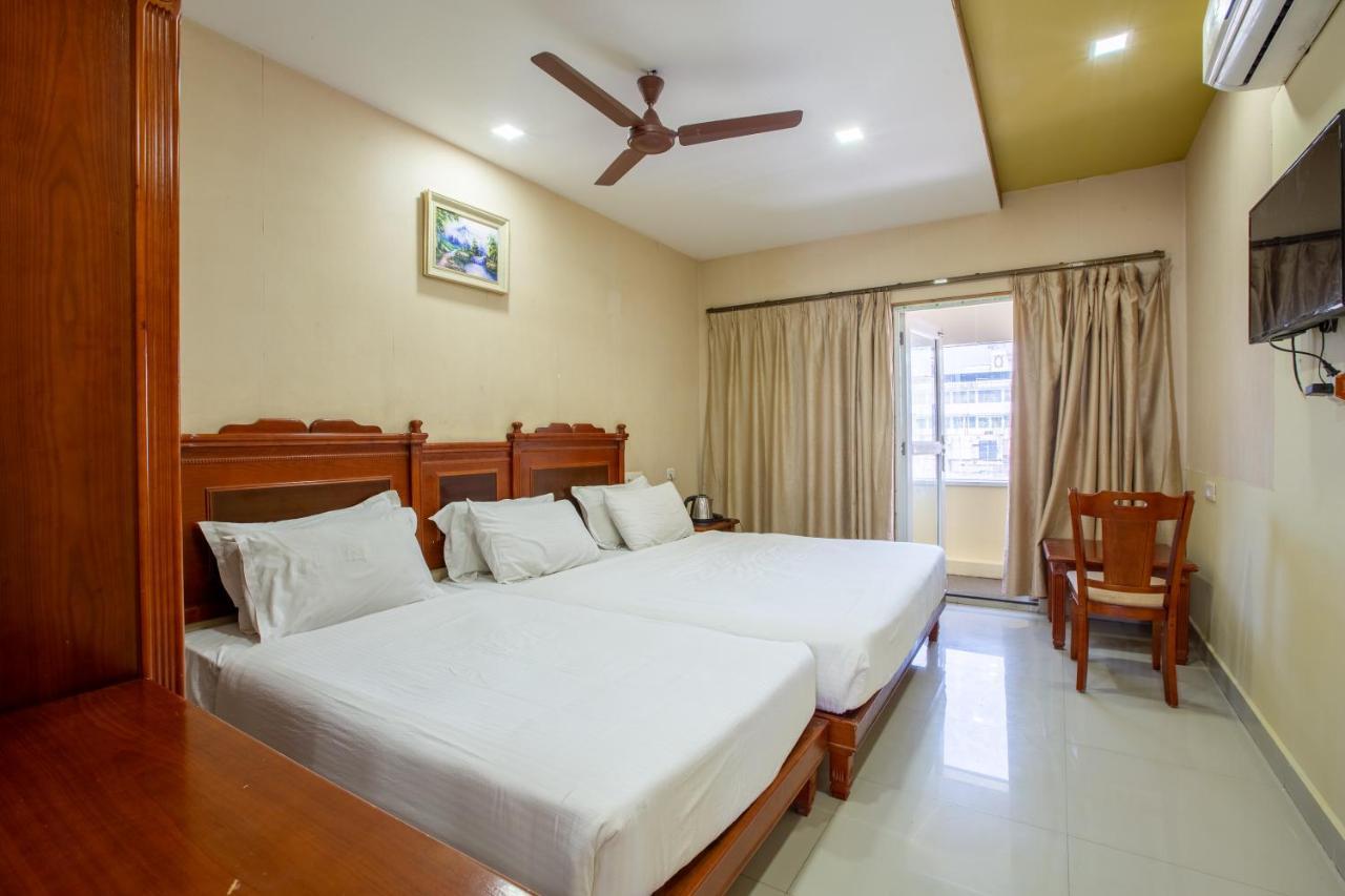 Hotel Svs Grande Pudukkottai Esterno foto