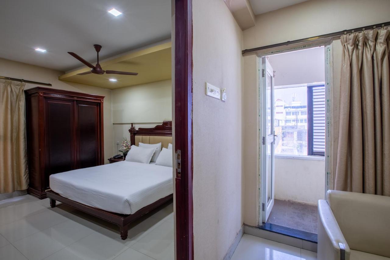 Hotel Svs Grande Pudukkottai Esterno foto